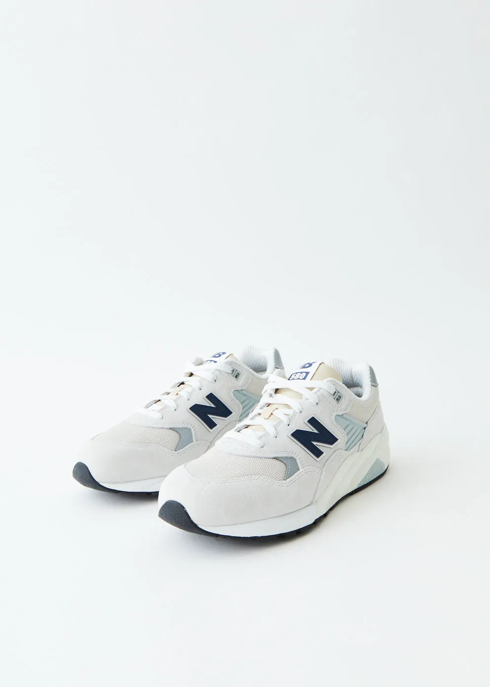 580 Sneakers