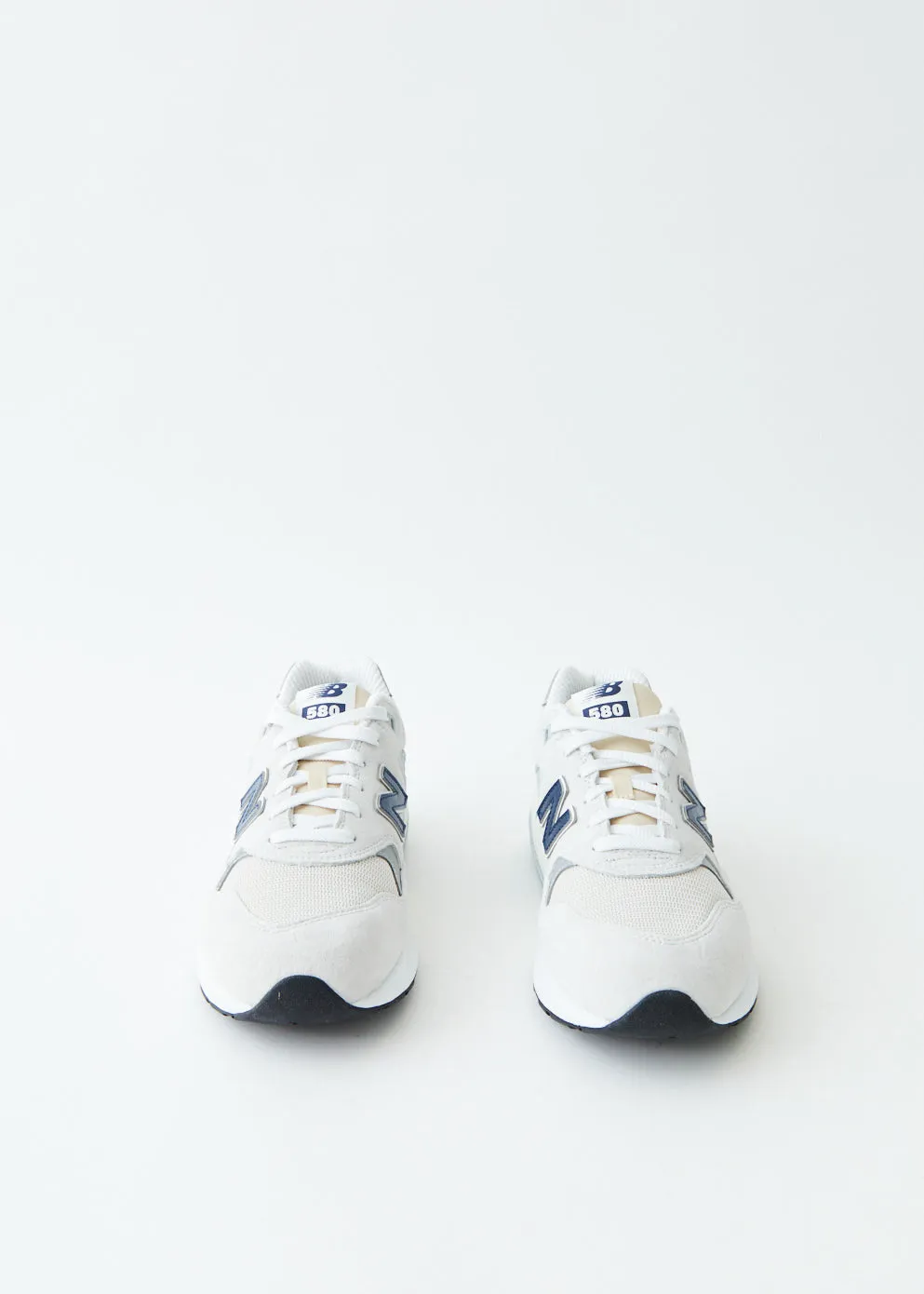 580 Sneakers